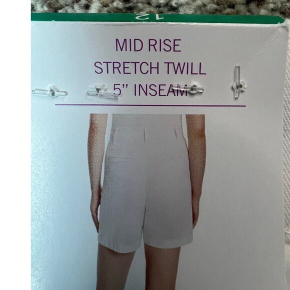 Gloria Vanderbilt Women's Chino Shorts, NWT, Size 12, White, Cotton, 5" inseam - Picture 8 of 8